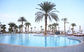 هلنان نوبيع باى ريزورت